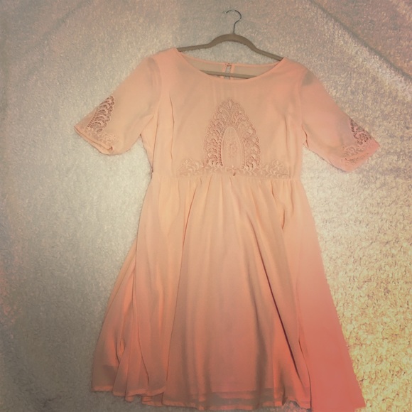 Peach fitted short sleeve dress