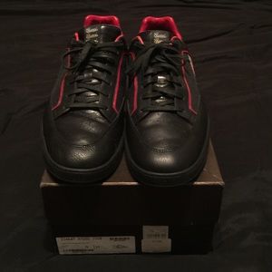 Gucci Black leather tennis shoes