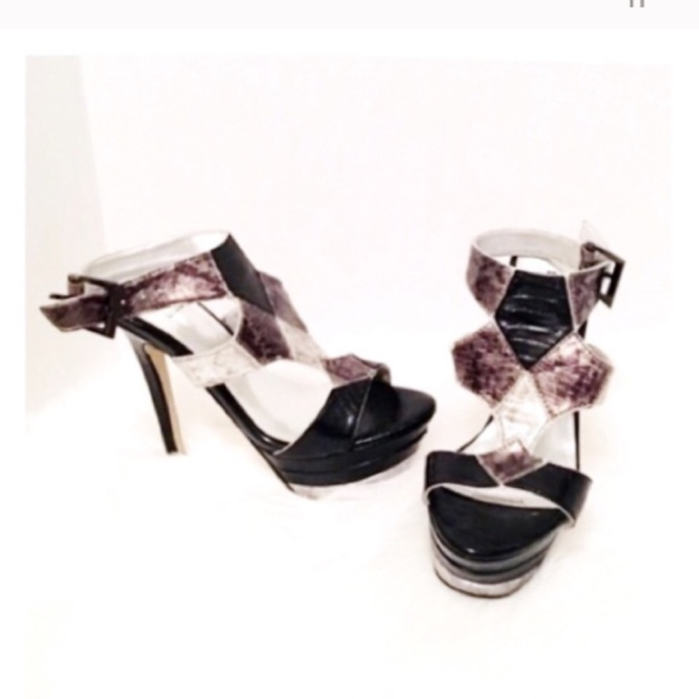 Bakers Metallic fashion gladiators sandals Sz 6.5