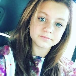 Meet your Posher, Mackaya