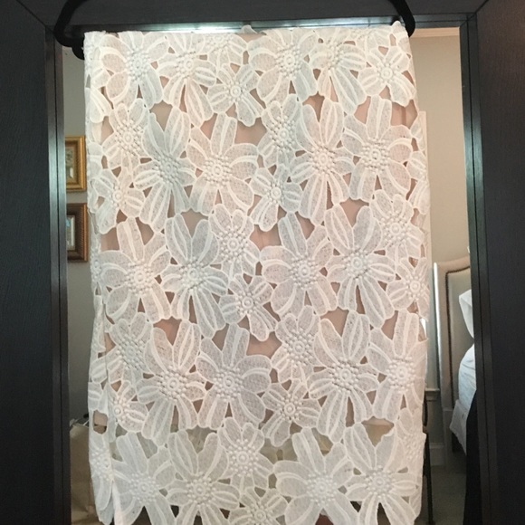 Floral lace midis skirt