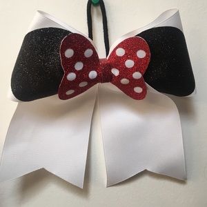 Minnie Mouse cheer bow