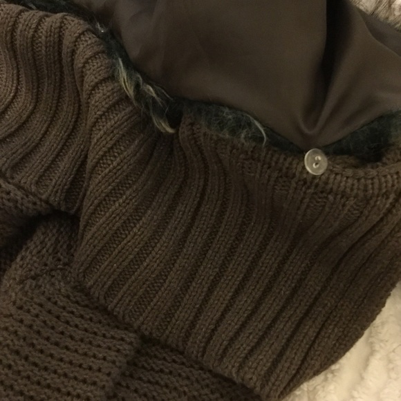 Beautiful Preloved SOLD IN BUNDLE - Picture 4 of 4