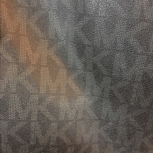 Authentic Michael Kors tote - Picture 2 of 3