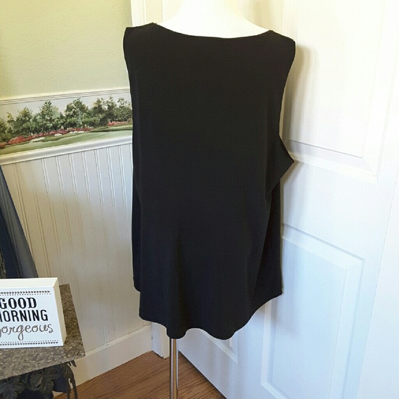 Torrid top with sequin crop detail - Picture 3 of 4