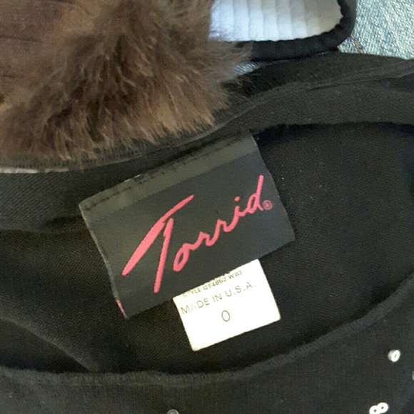 Torrid top with sequin crop detail - Picture 4 of 4