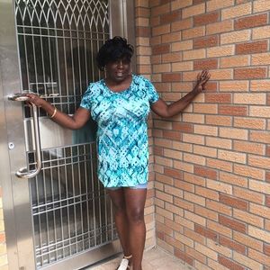 Meet your Posher, Debi