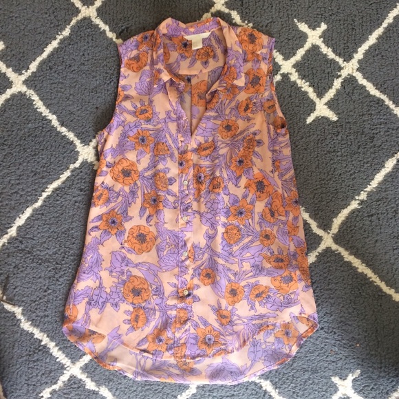 H&M button up sleeveless top