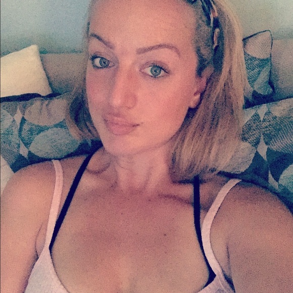 Meet your Posher, Holly - Picture 2 of 2