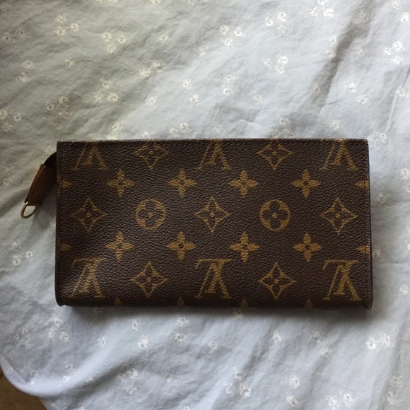 Louis  Vuitton pouch