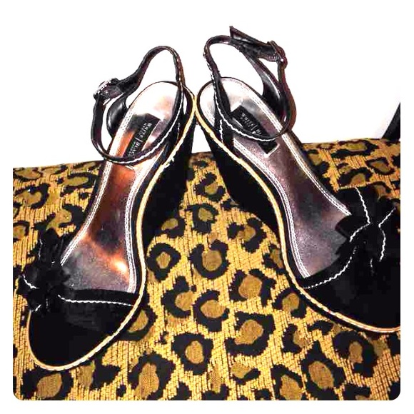 White House black market 7 1/2