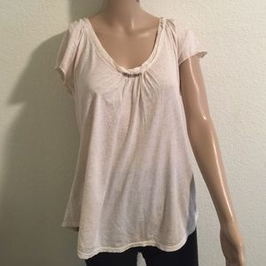 $Sold$ Short sleeve round neck lightweight t-shirt