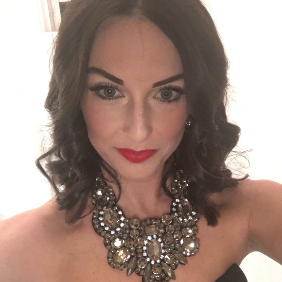 Meet your Posher, Sarah - Picture 2 of 3