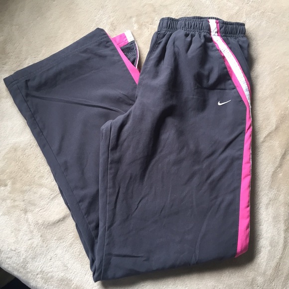 NIKE Sweatpants