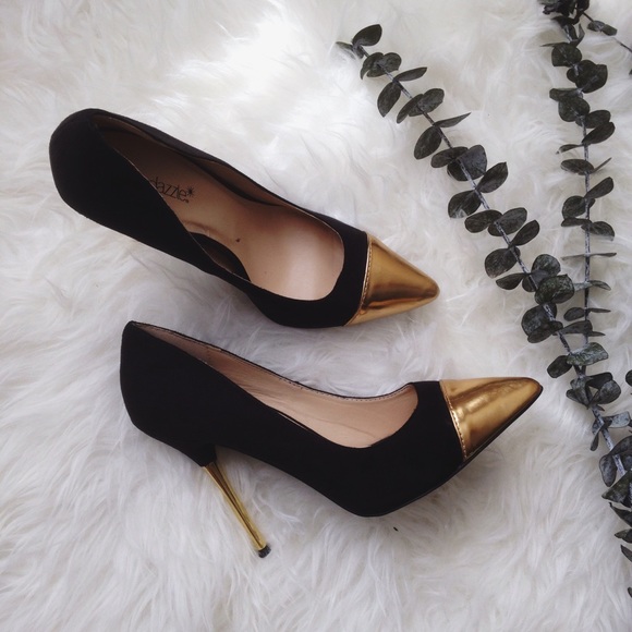 Shoe dazzle suede pumps 👠NEW💋 size 7.5