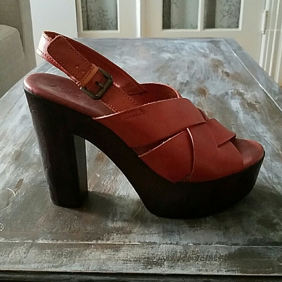 Platform Sandals - Picture 4 of 4