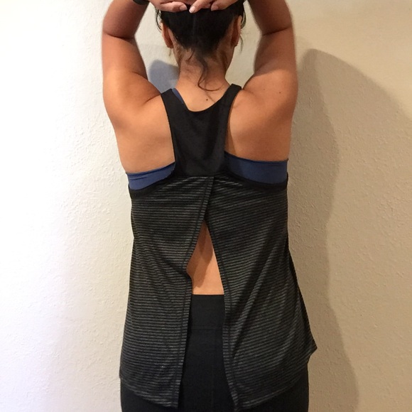 Black/gray activewear tank