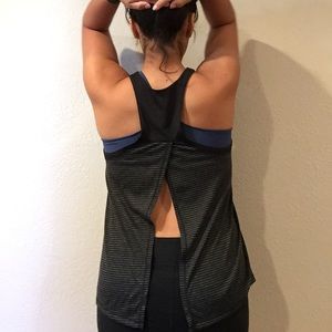 Black/gray activewear tank