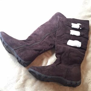Final Price NWOT brown boots