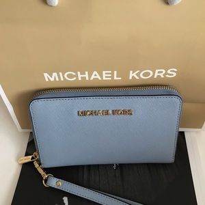 Michael Kors Jet Set Travel wallet