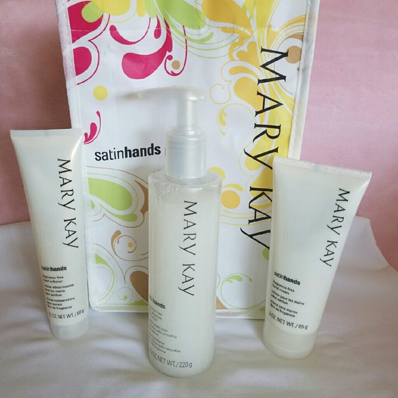 2 fragrance free/ 2 peach scent Satin Hands Set