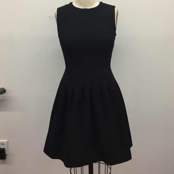 H&M Elegant Woven Crepe Dress - Picture 2 of 3