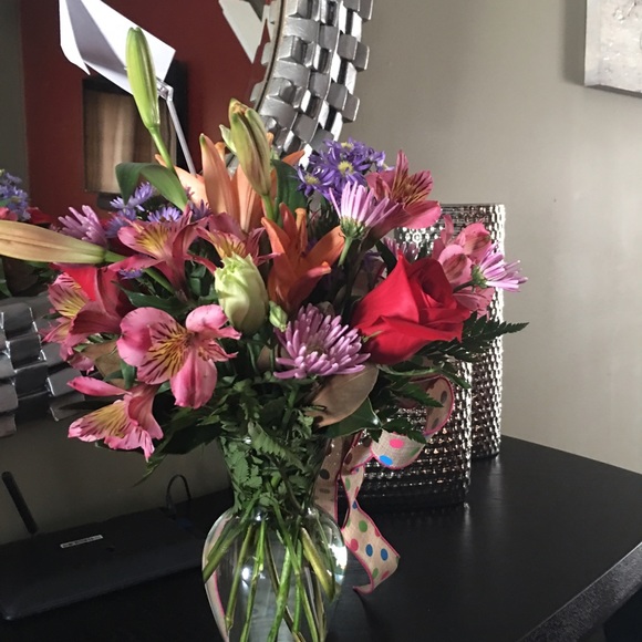 Meet your Posher, Yos