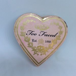 Too Faced : Sweethearts Candy Glow