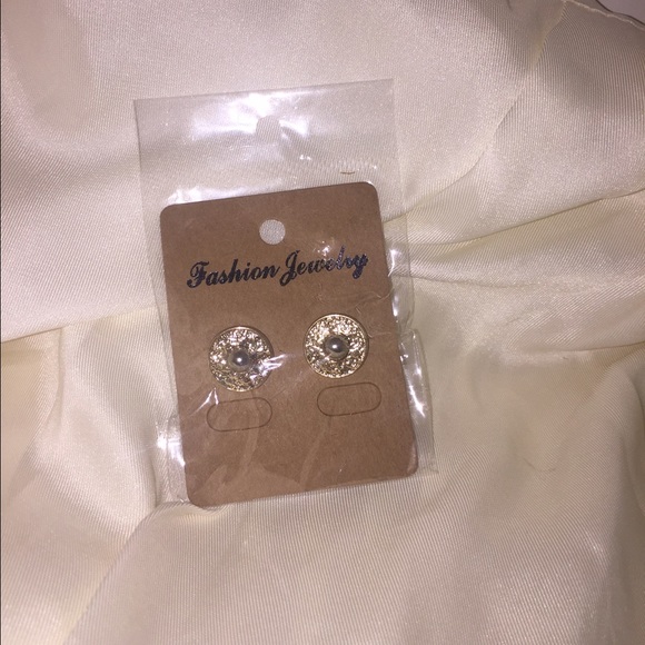 Pair of earrings