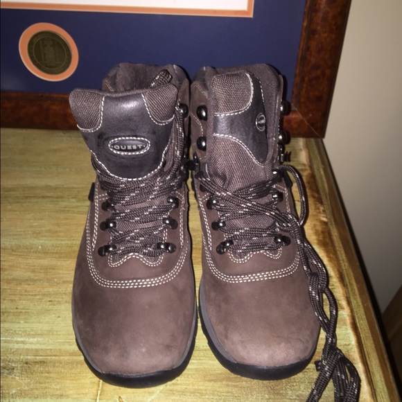 Women's hiking boots