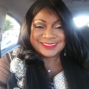 Meet your Posher, Mona