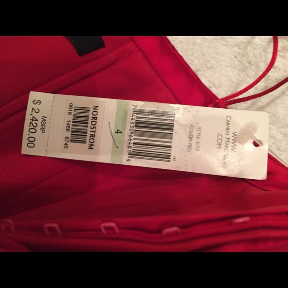 Carmen Marc Valvo Evening Gown - Picture 4 of 4