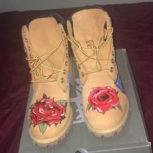 Custom Timberland Boots size 9.5 (DeadStock)