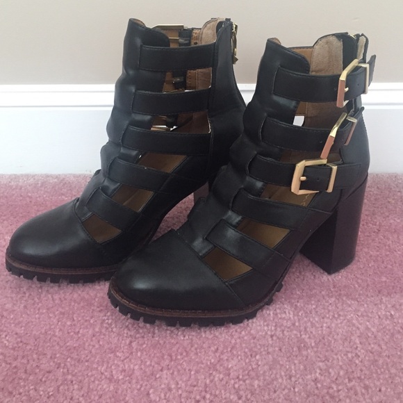 block cut out booties