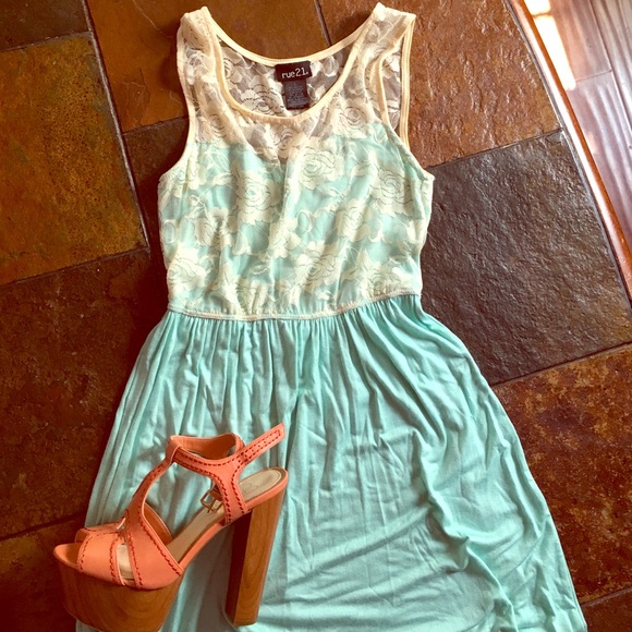 🌸Lovely in lace and mint dress🌸