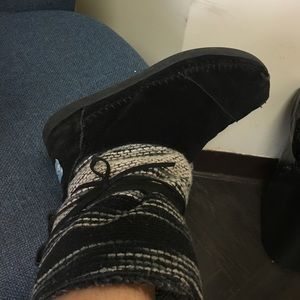 Toms Black boots 8