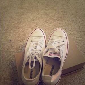 🎉original converse shoes🎉