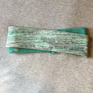 Lululemon reflective green headband.