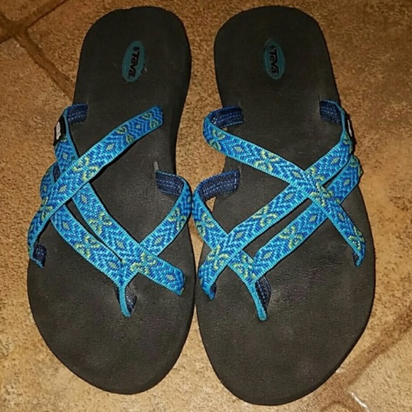 Teva Size 7 Turquoise Sandals