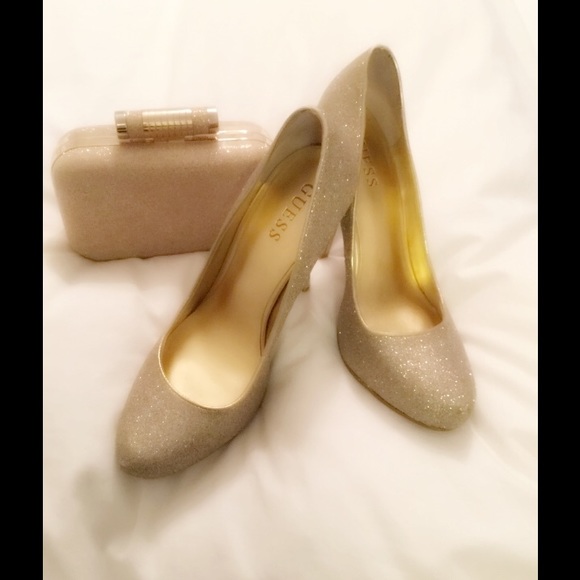 Champagne gold Guess