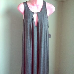 ✨ NWT gray dress with cute keyhole in front!