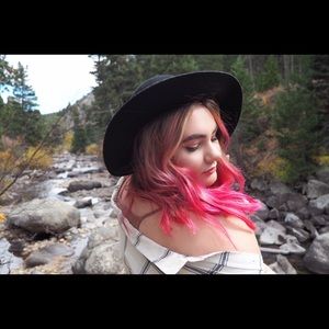 Meet your Posher, Dana