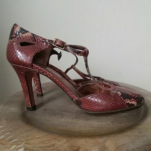 🔥ADRIENNE VITTADINI🔥SNAKE EMBOSSED HEELS