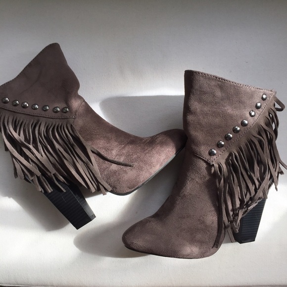 ❌SOLD❌-Gray Charlotte Russe Jenna Style Boots - Picture 2 of 4
