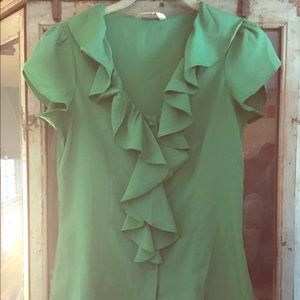 Short sleeve v-neck ruffled blouse