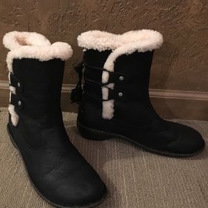 Akadia size 9 Ugg boots