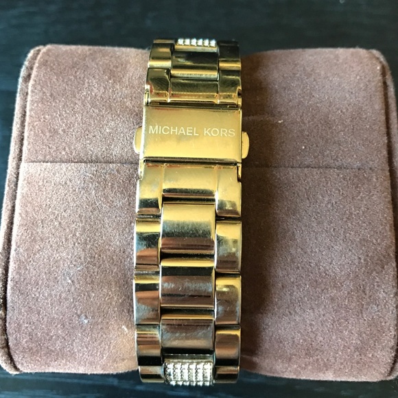 Michael Kors Everest Gold Watch - Picture 3 of 4