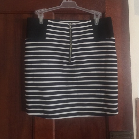 Skirt - Picture 3 of 3