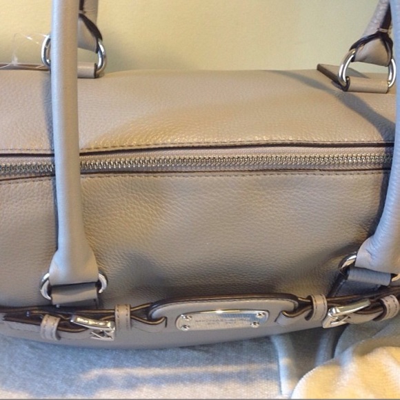 Meet your Posher, Canadianty - Picture 3 of 4