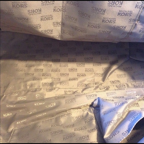 Meet your Posher, Canadianty - Picture 4 of 4